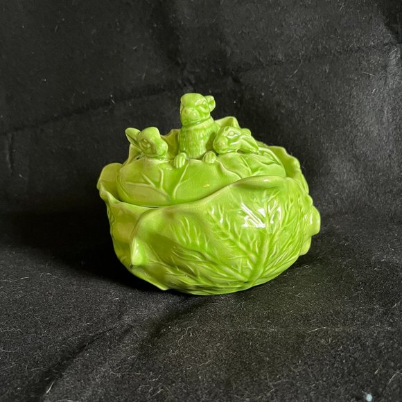 Holland Mold Company Other - Vintage Holland Mold Co Chartreuse (Green)  “Bunnies In The Cabbage” Bowl w/Lid